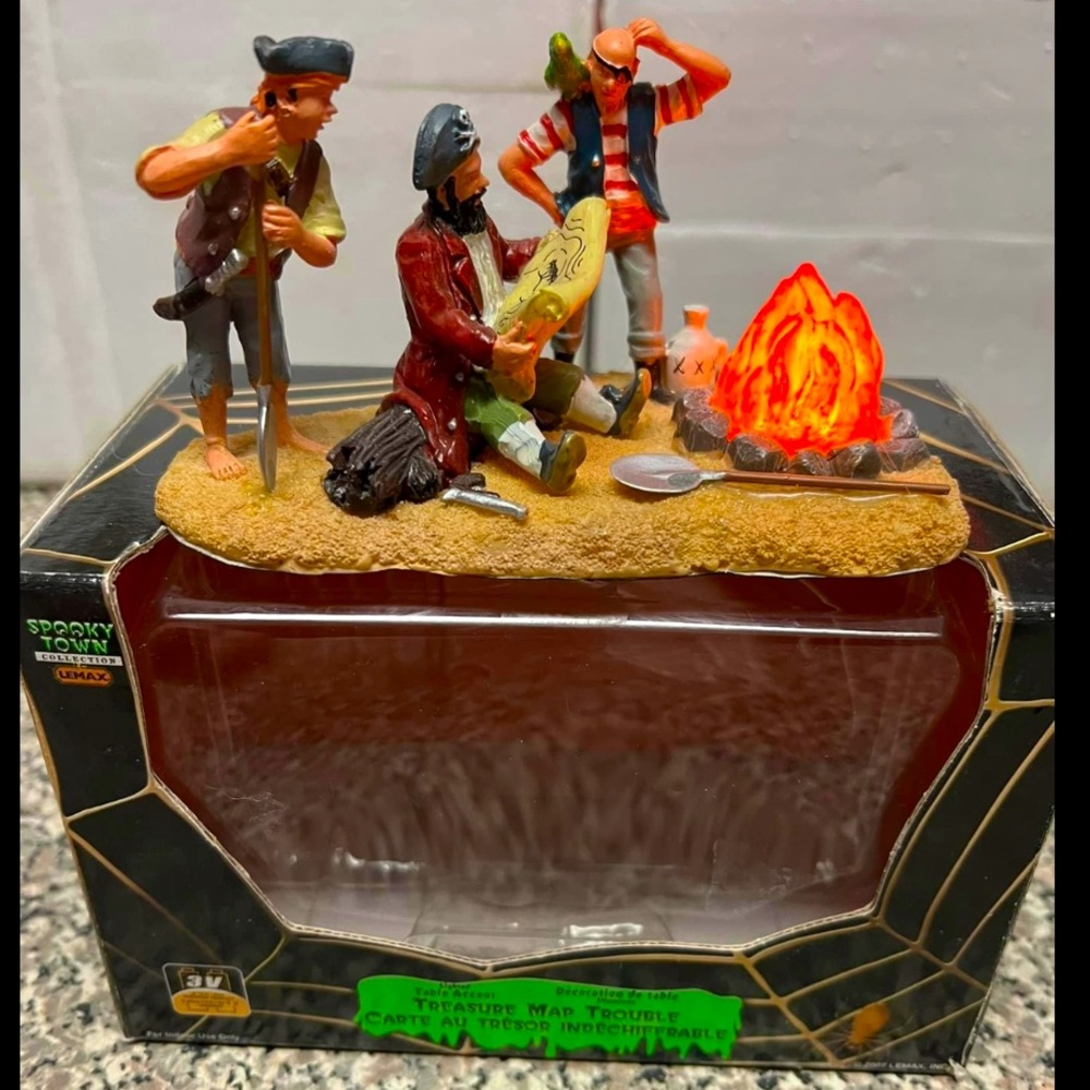 RETIRED lighted Lemax Spooky Town Treasury Map Trouble Pirates